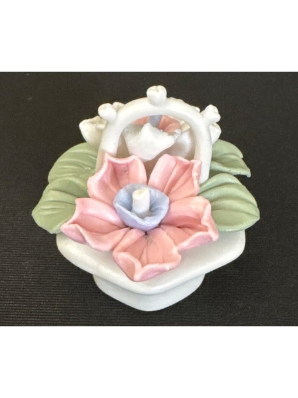 Vintage Sleeping Baby Boy & Girl Floral Basket Porcelain Figurines Party Cake - Picture 9 of 15